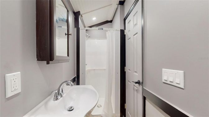 Bathroom, Interior, Recessed Lighting