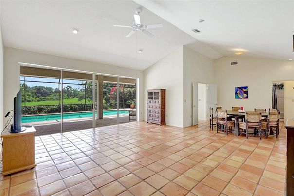 Dining room, Interior, Recessed Lighting