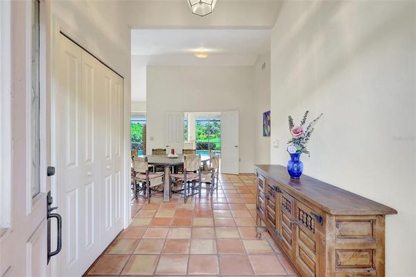 Dining room, Interior