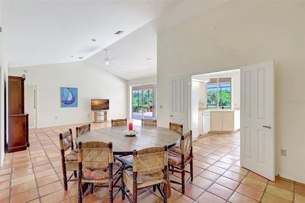 Dining room, Interior, Recessed Lighting