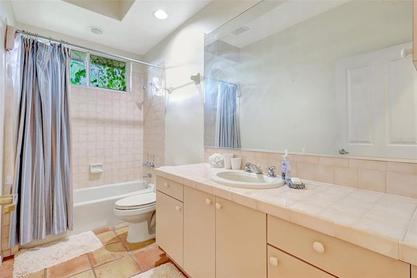 Bathroom, Interior, Recessed Lighting, Tile Countertops