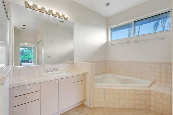 Bathroom, Interior, Tile Countertops