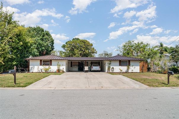 Backyard, Exterior, Facade, Ranch