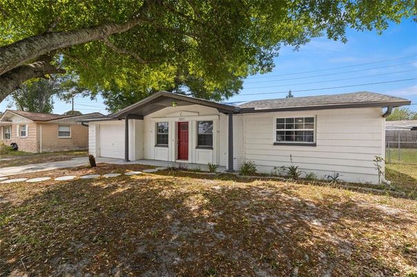 Backyard, Exterior, Facade, Ranch