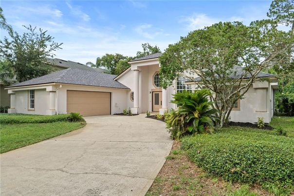 Attached, Exterior, Facade, Ranch
