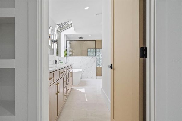 Bathroom, Interior, Marble, Marble Walls, Recessed Lighting