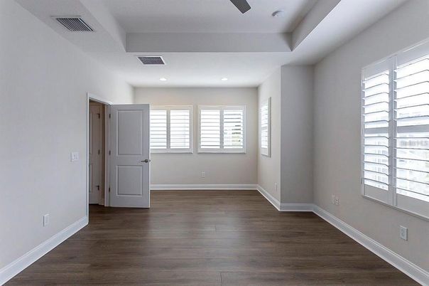 Empty room, Interior, Recessed Lighting, Wood Texture Flooring