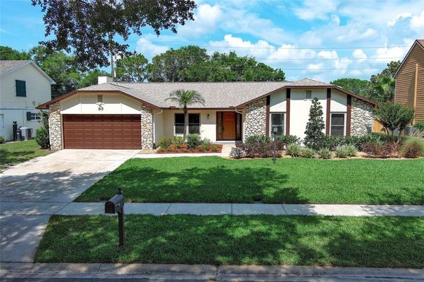 Attached, Exterior, Facade, Ranch