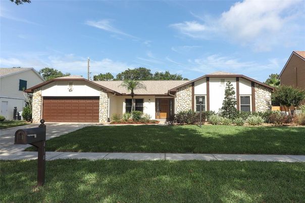 Attached, Exterior, Facade, Ranch