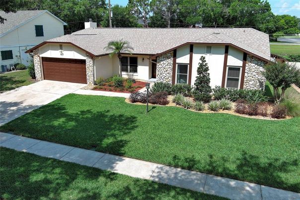 Attached, Exterior, Facade, Ranch