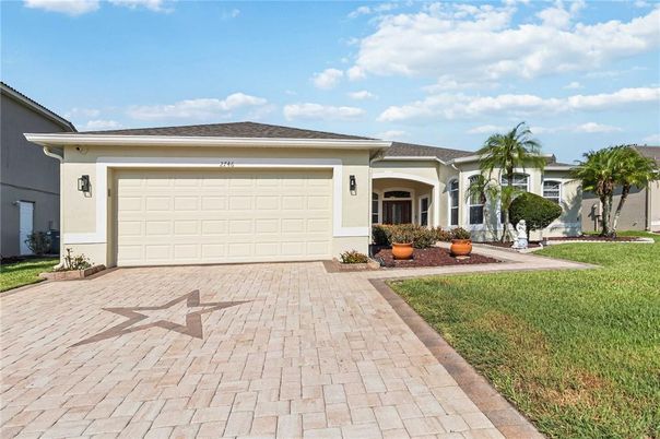 Attached, Exterior, Facade, Mediterranean