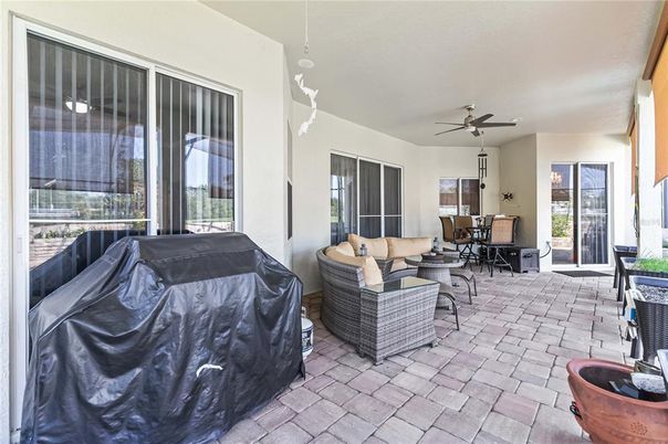 Dining room, Exterior