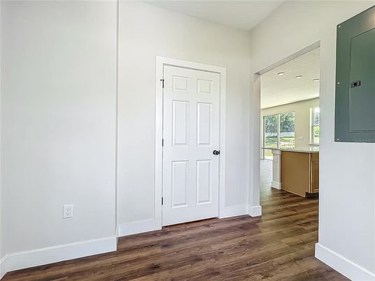 Interior, Recessed Lighting, Wood Texture Flooring