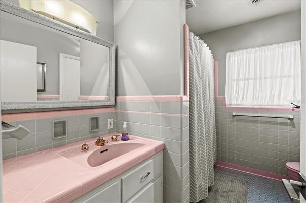 Bathroom, Interior, Tile Countertops