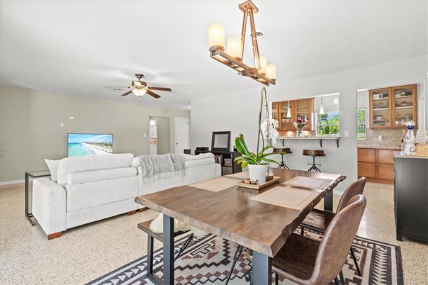 Chandelier, Dining room, Interior, Living room