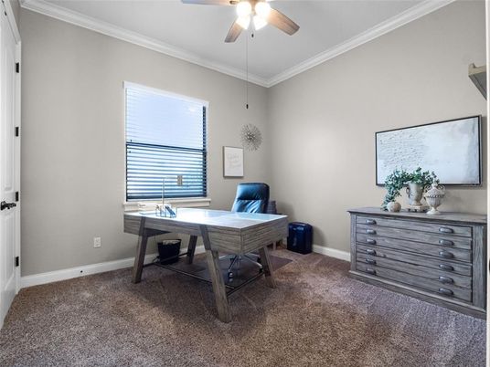 Home Office, Interior