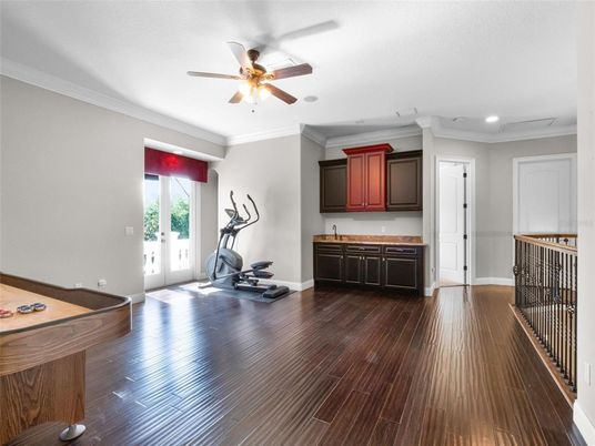 Fitness Equipment, Interior, Recessed Lighting, Wood Texture Flooring