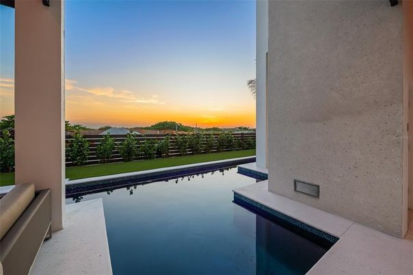 Exterior, Pool, Other