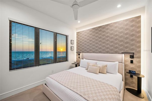 Bedroom, Interior, Recessed Lighting, Water