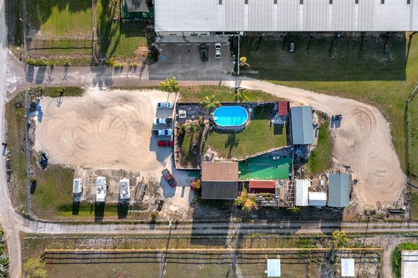 Exterior, Drone