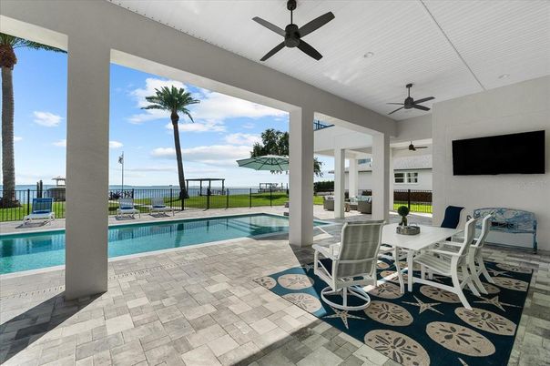 Exterior, Pool, Water