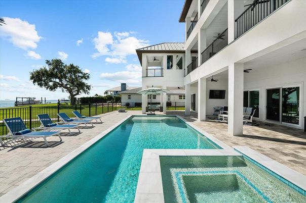 Exterior, Pool, Water
