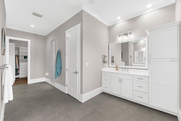 Bathroom, Dual Sink Vanities, Interior, Recessed Lighting