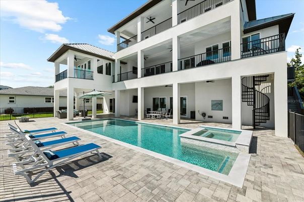 Exterior, Pool