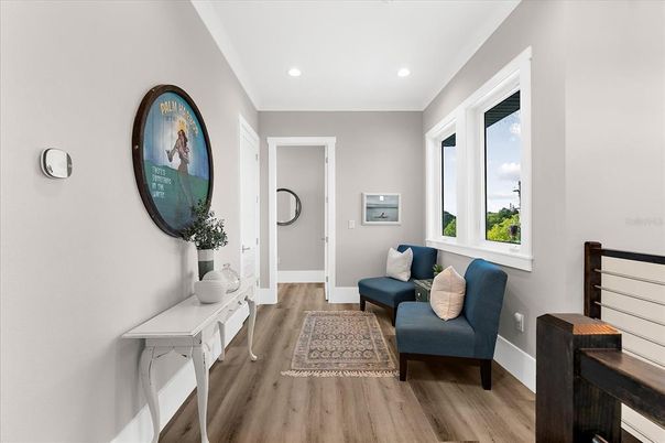 Interior, Recessed Lighting, Wood Texture Flooring