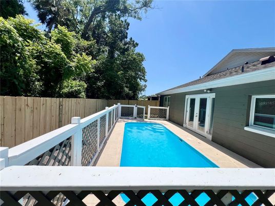 Exterior, Pool