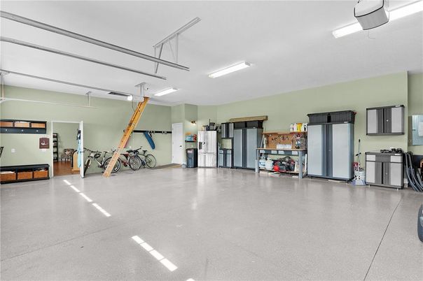 Garage, Interior