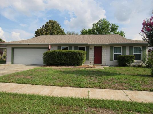 Attached, Exterior, Facade, Ranch