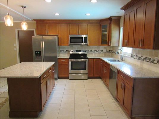 Interior, Kitchen, Pendant Lights, Recessed Lighting, Stainless Steel Appliances