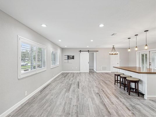 Interior, Pendant Lights, Recessed Lighting, Wood Texture Flooring