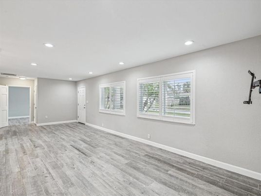 Empty room, Interior, Recessed Lighting, Wood Texture Flooring
