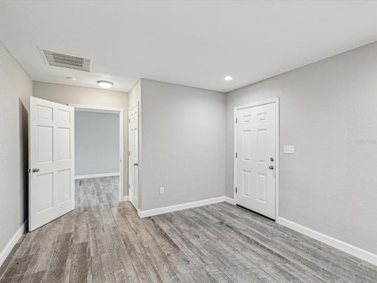 Empty room, Interior, Recessed Lighting, Wood Texture Flooring
