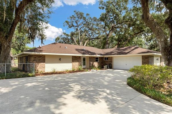 Attached, Exterior, Facade, Brick Facade, Ranch