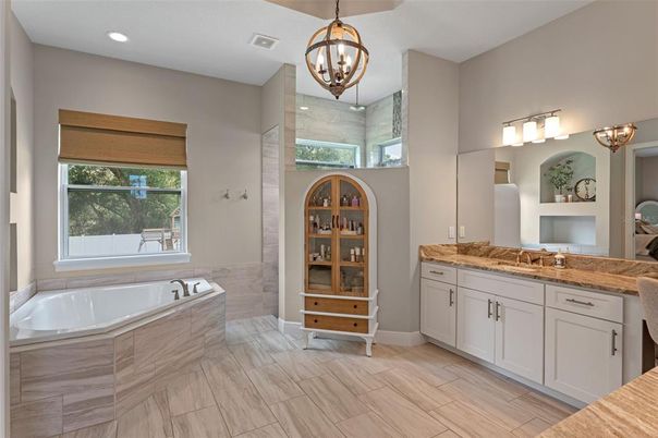 Bathroom, Interior, Pendant Lights, Recessed Lighting, Wood Texture Flooring