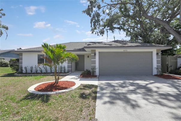 Attached, Exterior, Facade, Ranch