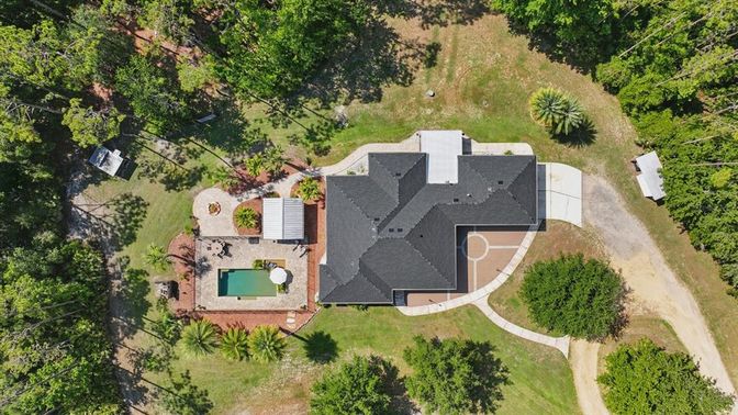 Exterior, Drone
