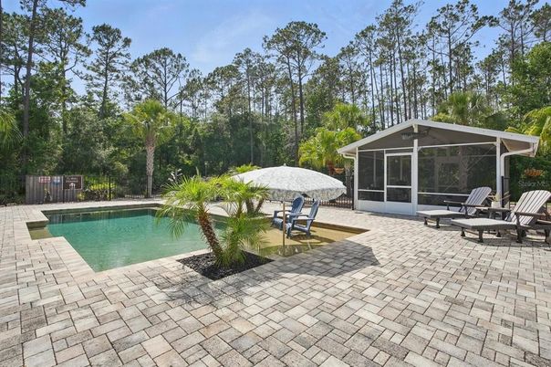 Exterior, Pool