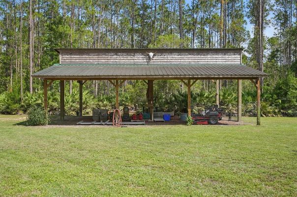 Backyard, Exterior