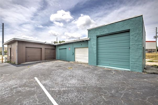 Detached Garage, Exterior