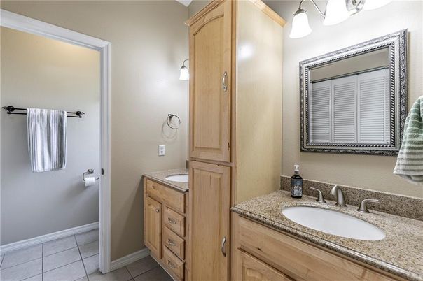 Bathroom, Dual Sink Vanities, Interior