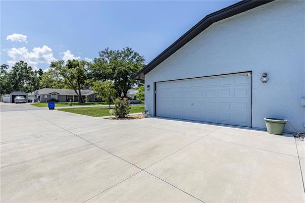 Detached Garage, Exterior