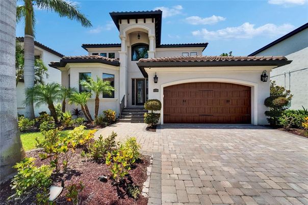 Attached, Exterior, Facade, Mediterranean