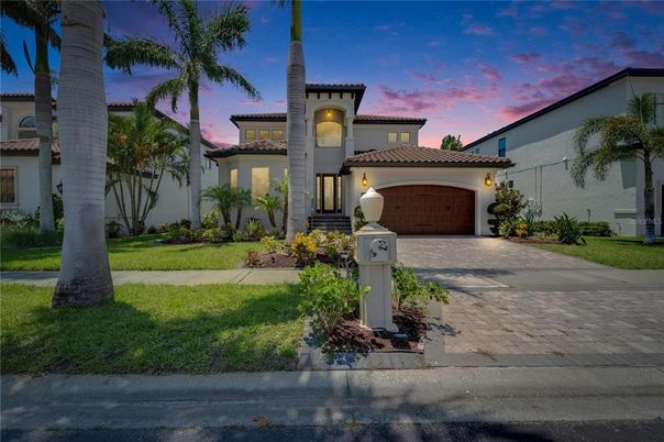 Attached, Exterior, Facade, Mediterranean