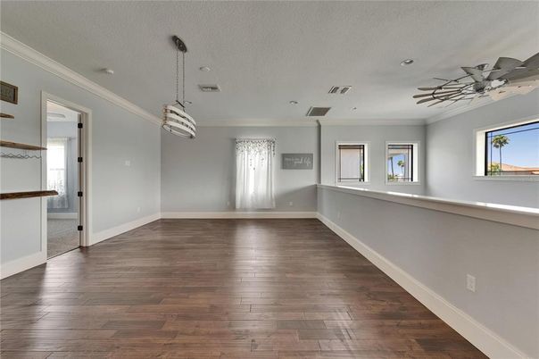 Empty room, Interior, Pendant Lights, Recessed Lighting, Wood Texture Flooring