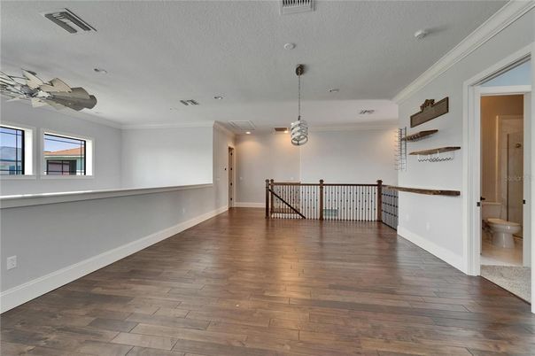 Bathroom, Empty room, Interior, Pendant Lights, Recessed Lighting, Wood Texture Flooring