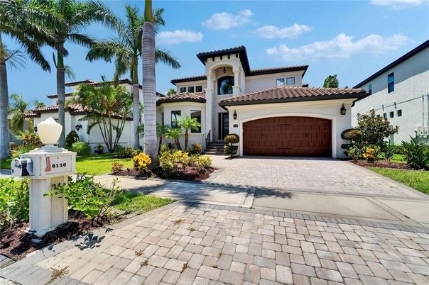 Attached, Exterior, Facade, Mediterranean